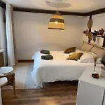 Historisches Fachwerk Haus Am Fluss Monschau