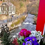 Πανσιόν Historisches Fachwerk Haus Am Fluss 3*