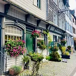 Historisches Fachwerk Haus Am Fluss Πανσιόν 3*