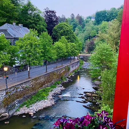 Historisches Fachwerk Haus Am Fluss