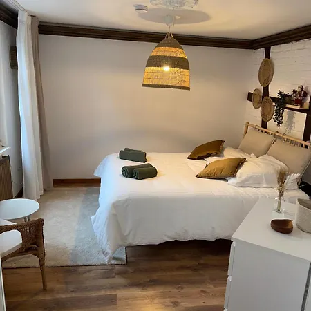 Historisches Fachwerk Haus Am Fluss Monschau