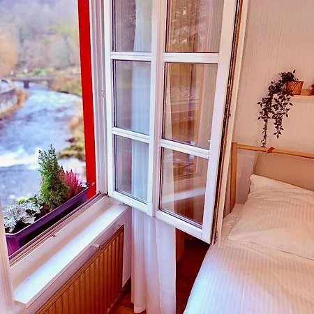 Konukevi Historisches Fachwerk Haus Am Fluss Monschau