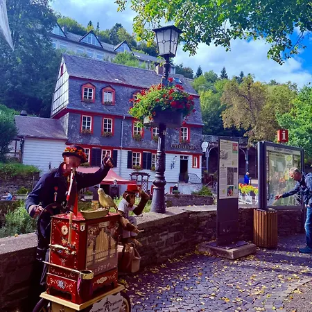 Historisches Fachwerk Haus Am Fluss Konukevi 3*