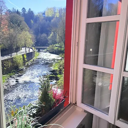 Historisches Fachwerk Haus Am Fluss