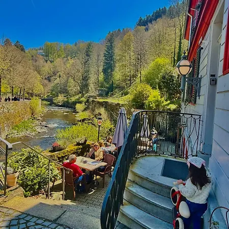 Historisches Fachwerk Haus Am Fluss 3*