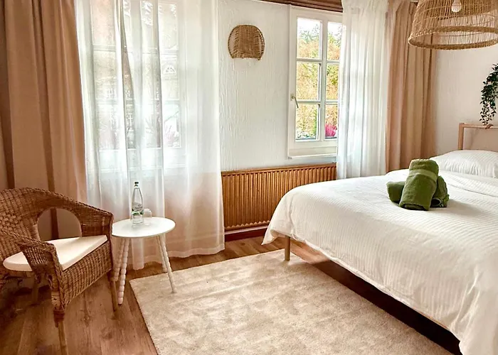 Pensionat Historisches Fachwerk Haus Am Fluss Monschau