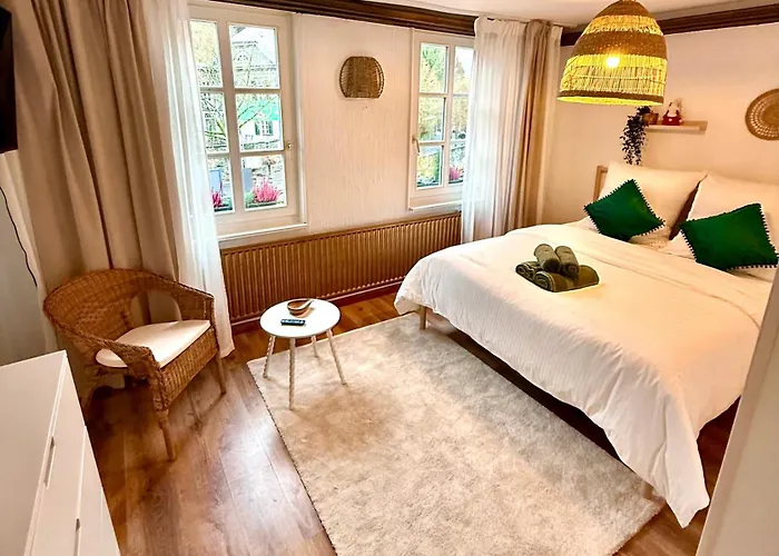 Historisches Fachwerk Haus Am Fluss 3*