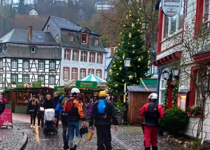 Historisches Fachwerk Haus Am Fluss