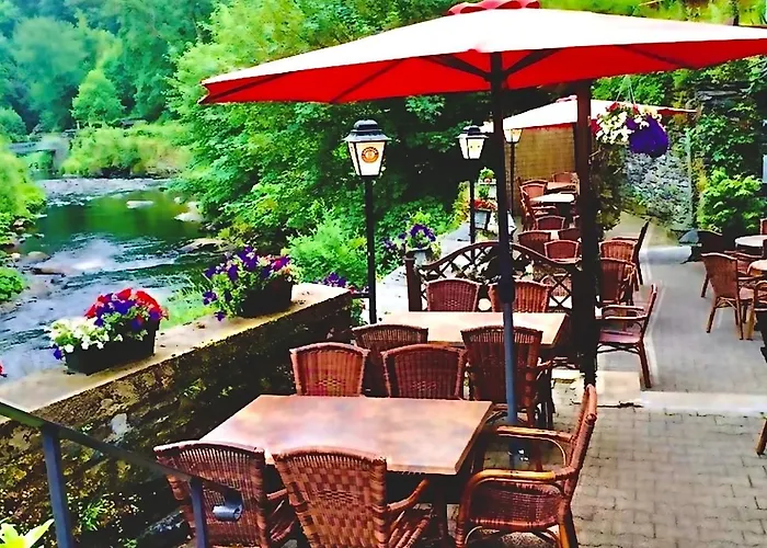 Historisches Fachwerk Haus Am Fluss Pensionat 3*