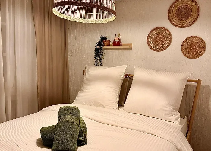 Historisches Fachwerk Haus Am Fluss Pensionat 3*