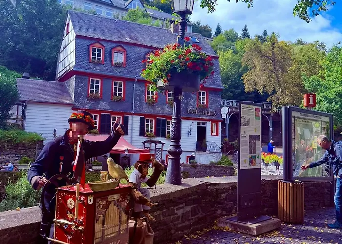 Historisches Fachwerk Haus Am Fluss Pensionat 3*